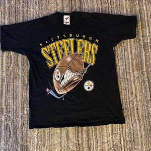 Vintage 1994 Pittsburgh Steelers T-shirt.